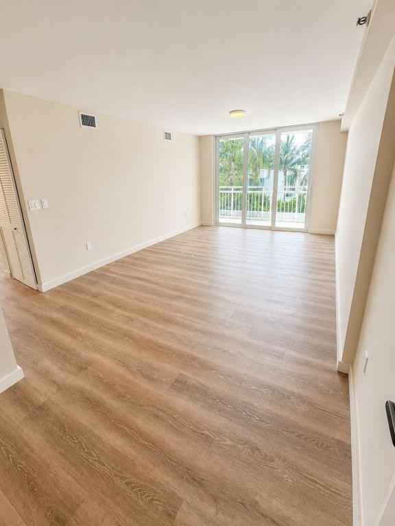 7832 Collins Ave - Photo 4 of 8