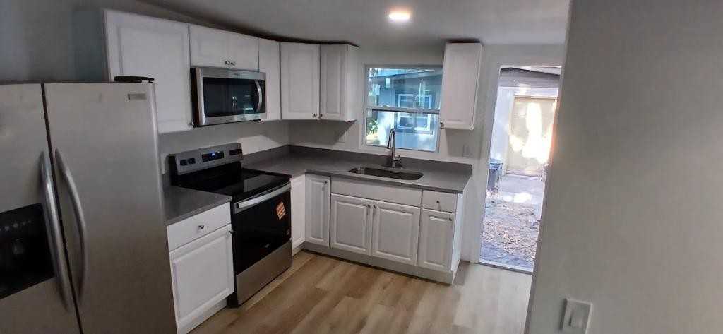1505 Palmway St - Photo 2 of 6