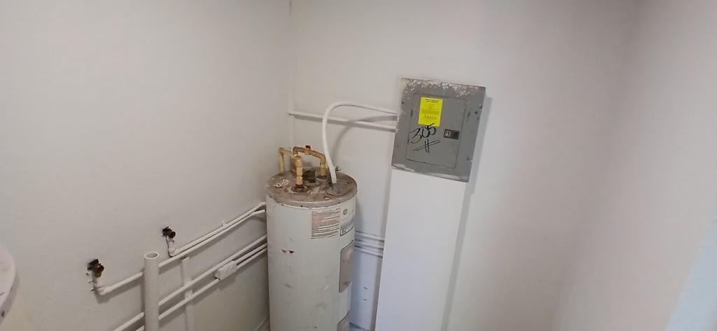 1505 Palmway St - Photo 5 of 6