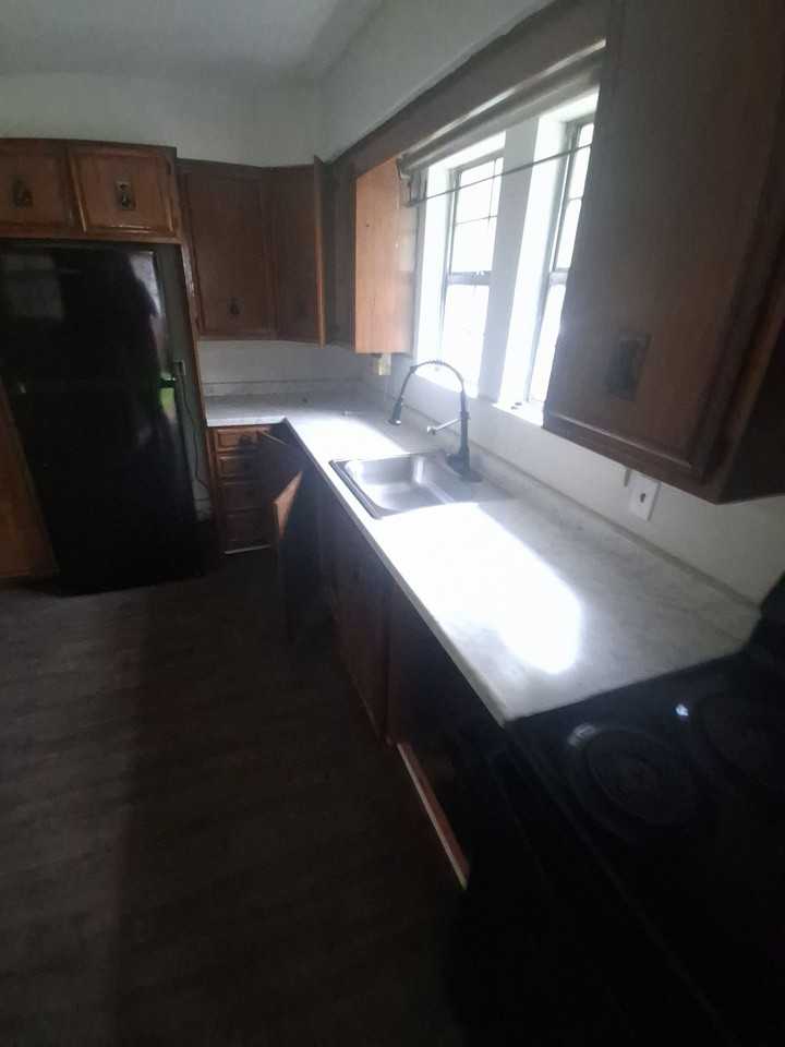 3058 Woodside Dr #1 - Photo 3 of 27