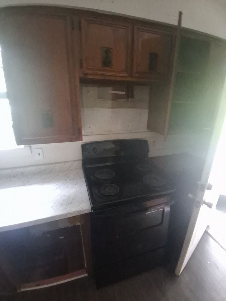 3058 Woodside Dr #1 - Photo 4 of 27