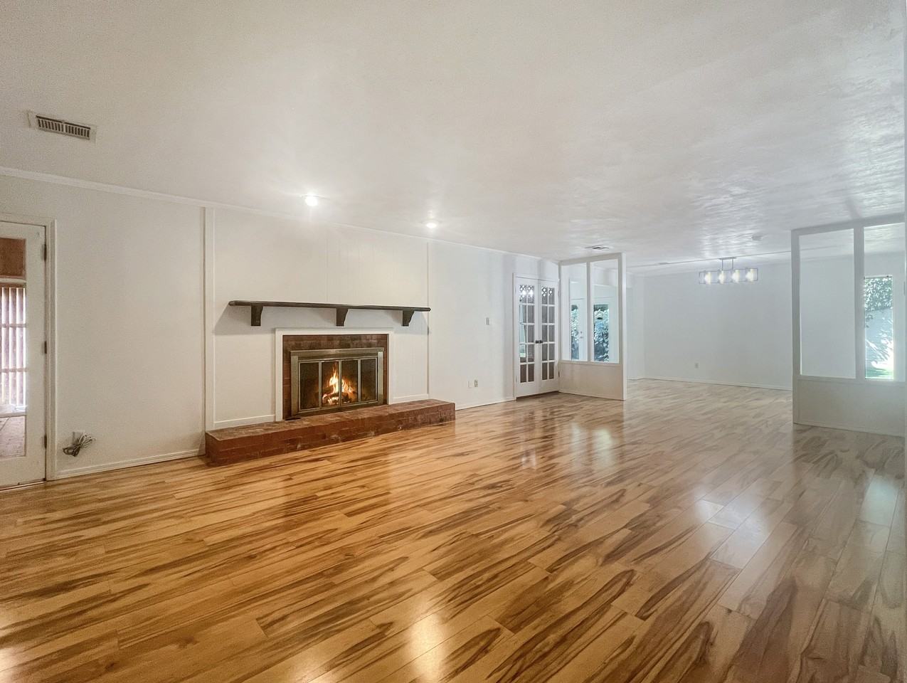 2604 Ne Garden Ln #1 - Photo 4 of 28