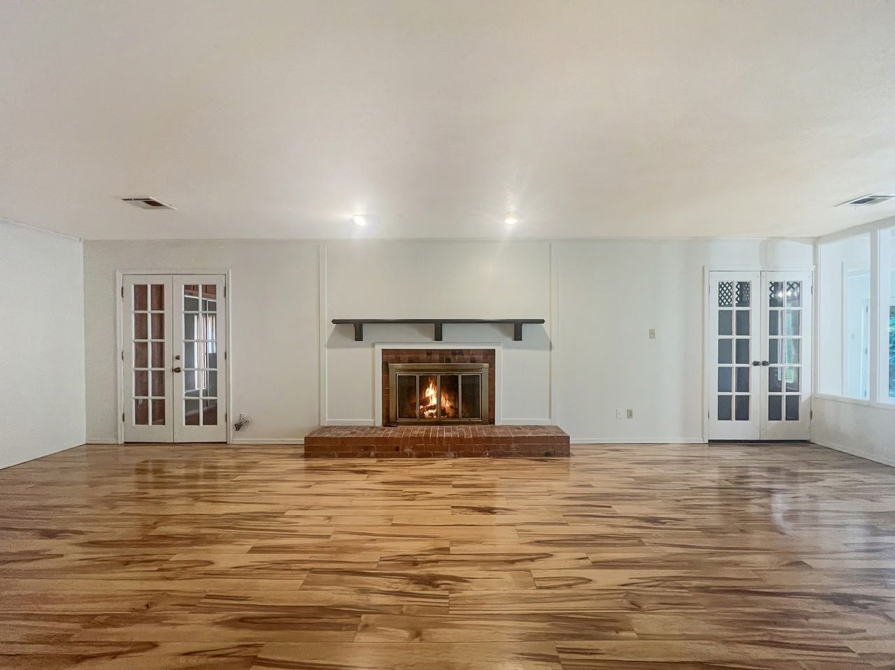 2604 Ne Garden Ln #1 - Photo 5 of 28