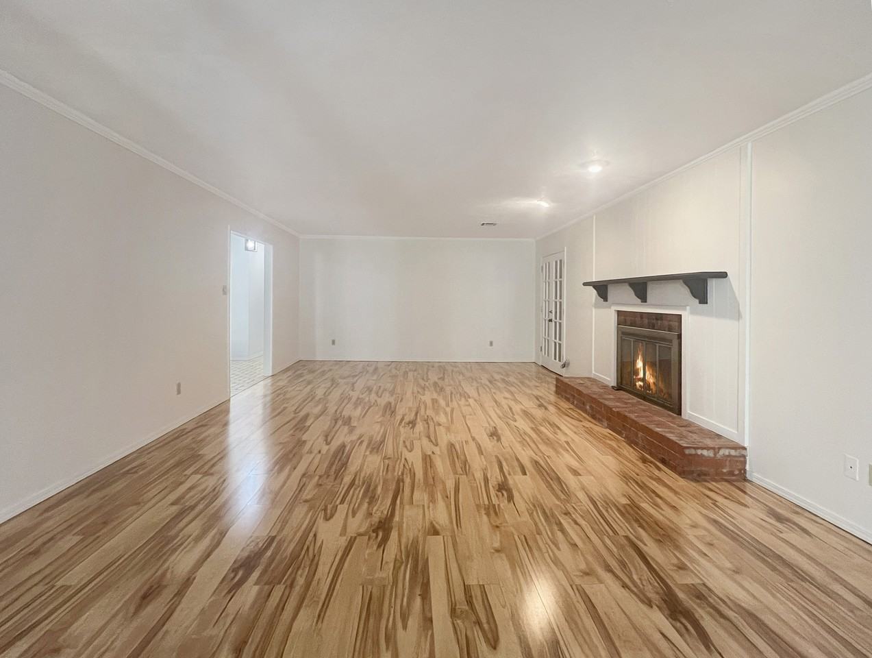 2604 Ne Garden Ln #1 - Photo 6 of 28