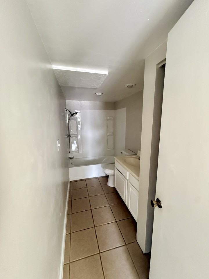 312 Lydell Carr Dr #1 - Photo 5 of 10