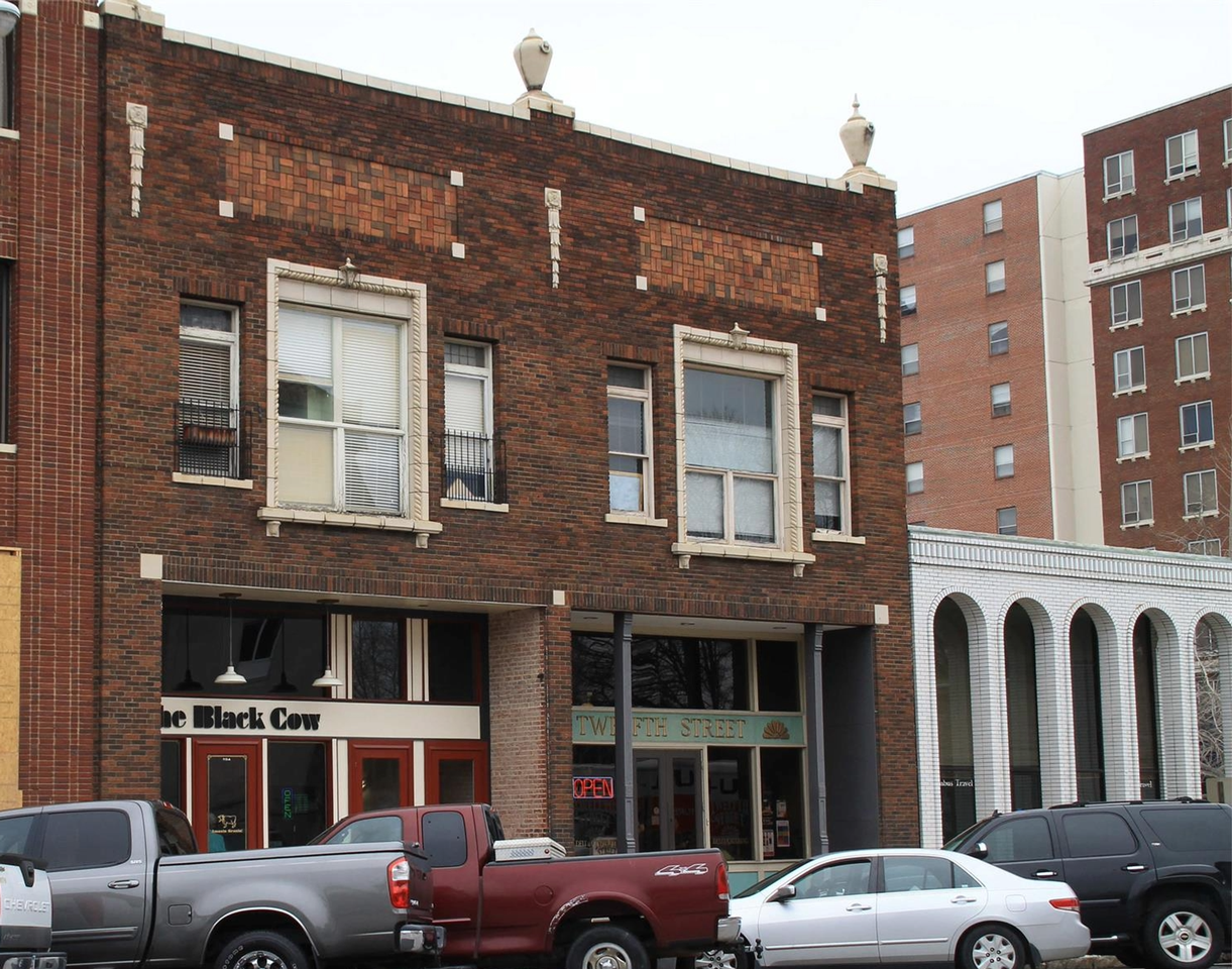 115 12th St - Photo 3 of 10