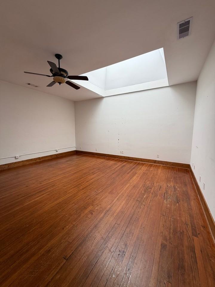 115 12th St - Photo 6 of 10