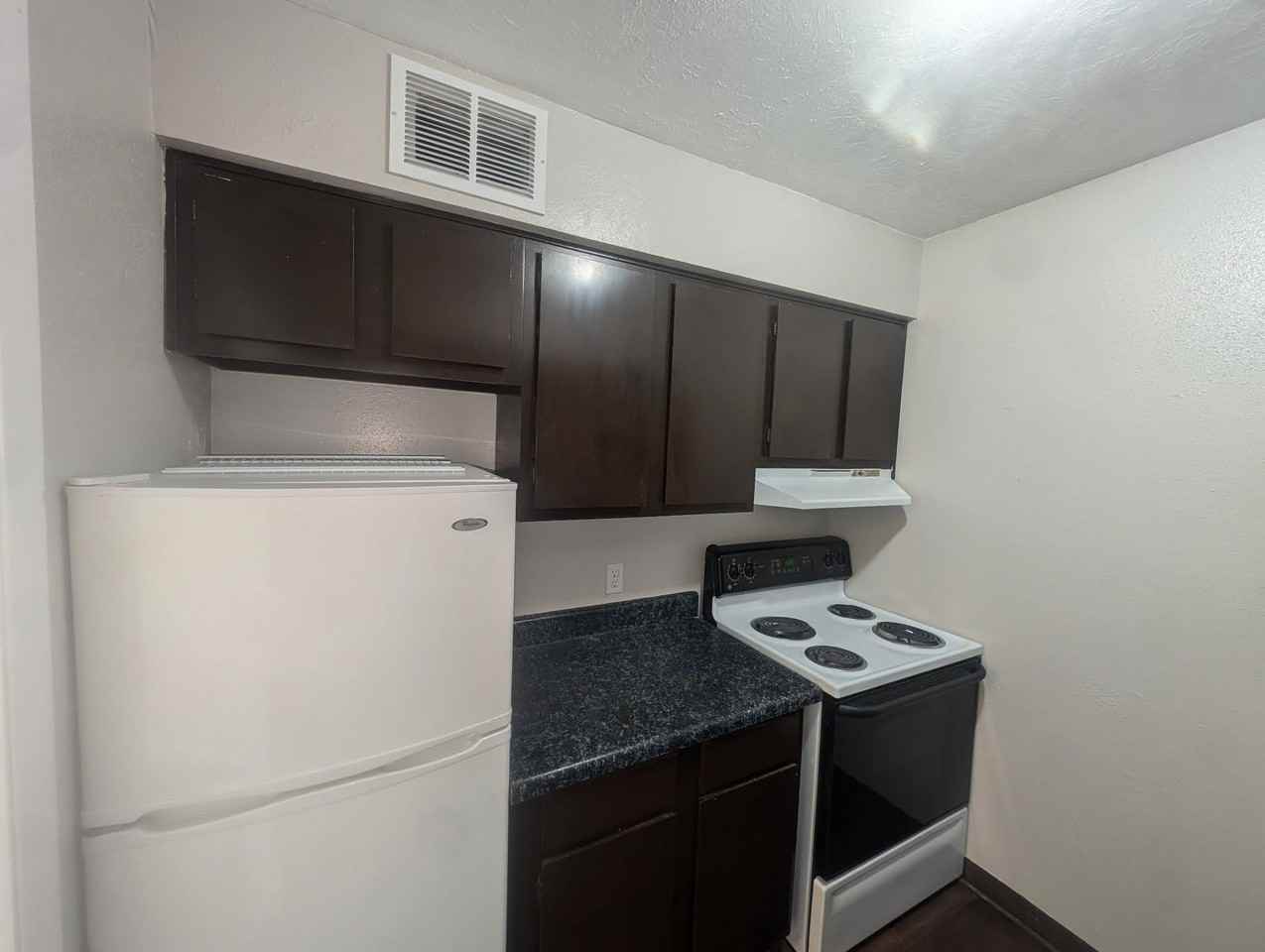 1802 Potomac Pl #C - Photo 7 of 22