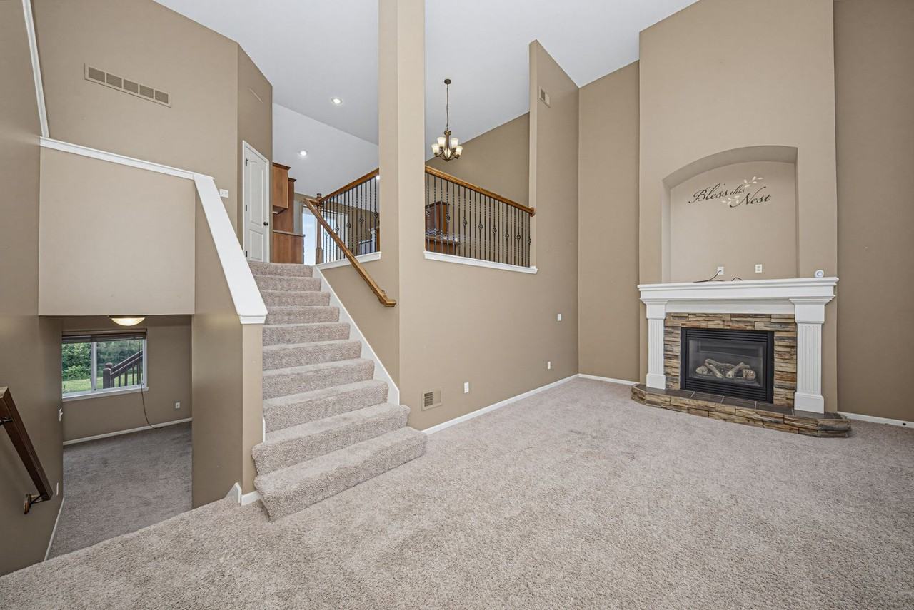 2608 Brooke Bnd - Photo 4 of 41