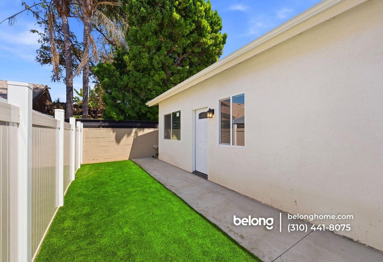 20144 Stagg St - Photo 5 of 24