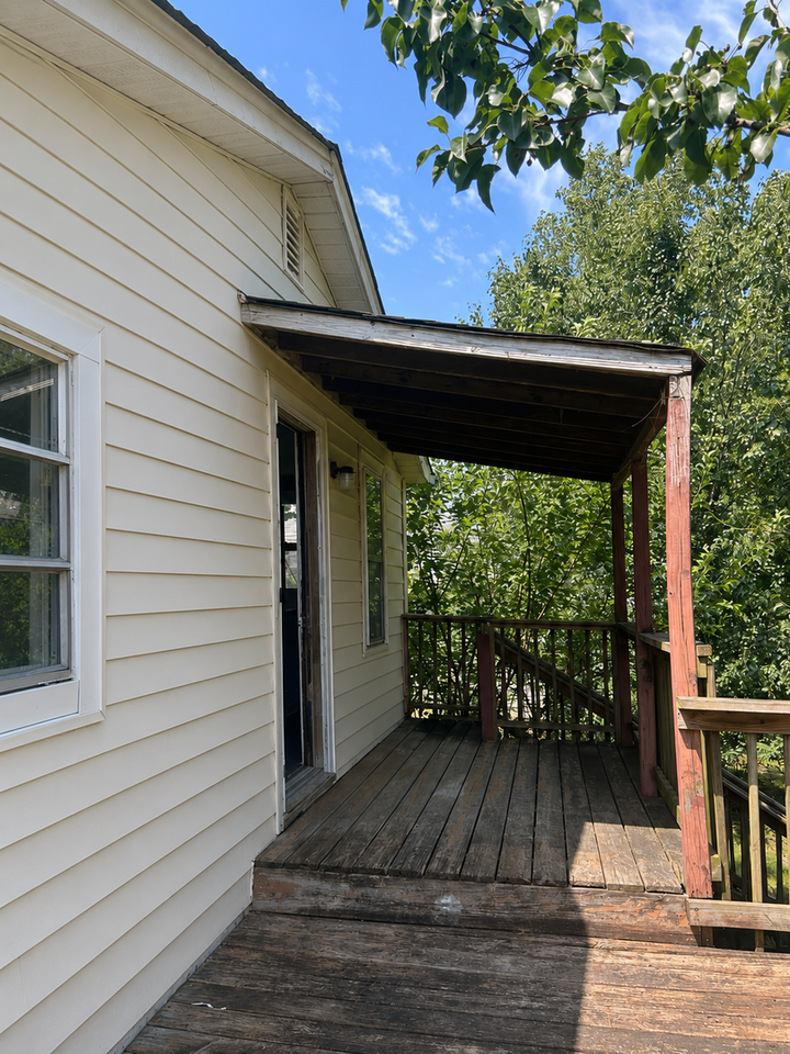 4200 Wilkesview Dr - Photo 3 of 9