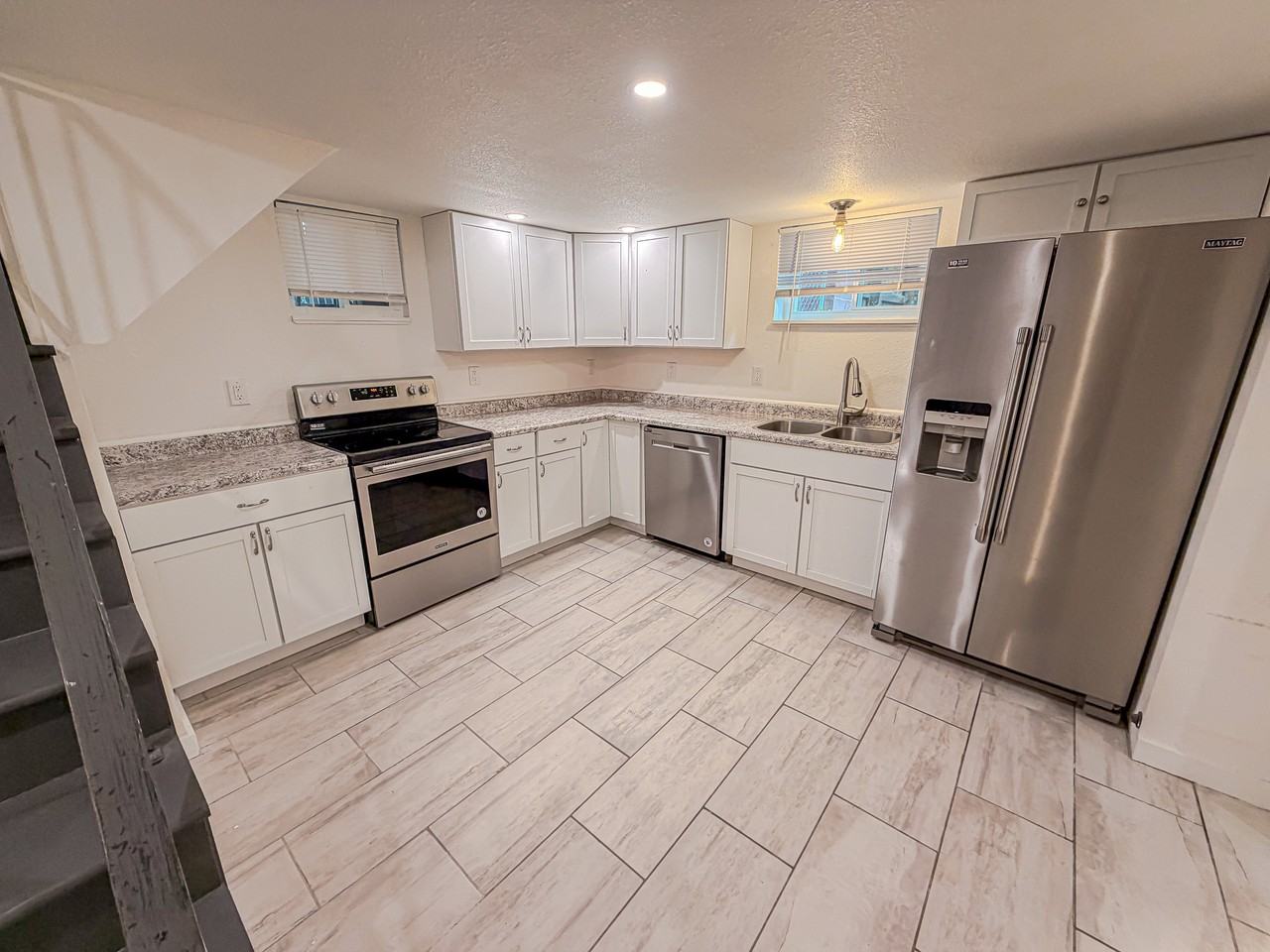 102 E Pershing Blvd #B - Photo 2 of 12