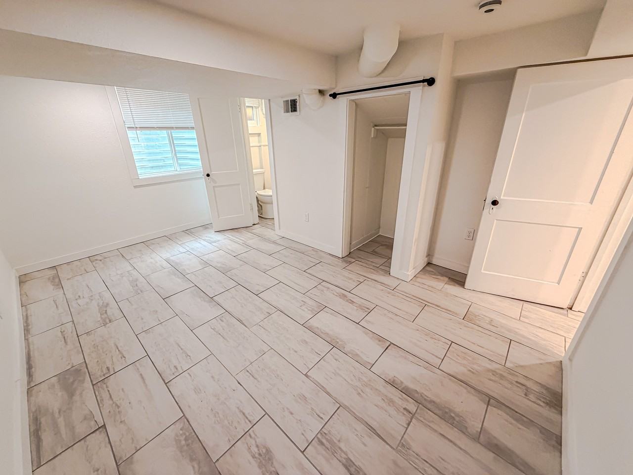 102 E Pershing Blvd #B - Photo 7 of 12