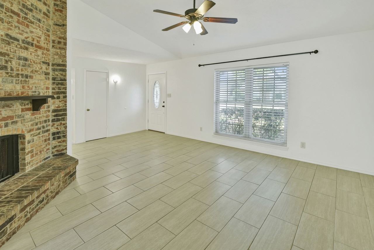 1306 Clearview Dr #1 - Photo 6 of 27