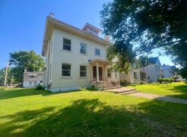 featured image of 444 5th Ave S