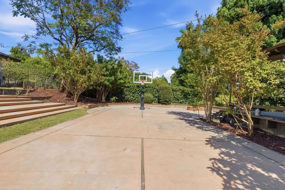 950 Hampton Rd - Photo 5 of 6