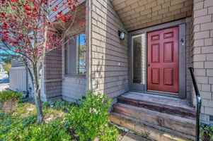 featured image of 4 W Harbor Dr