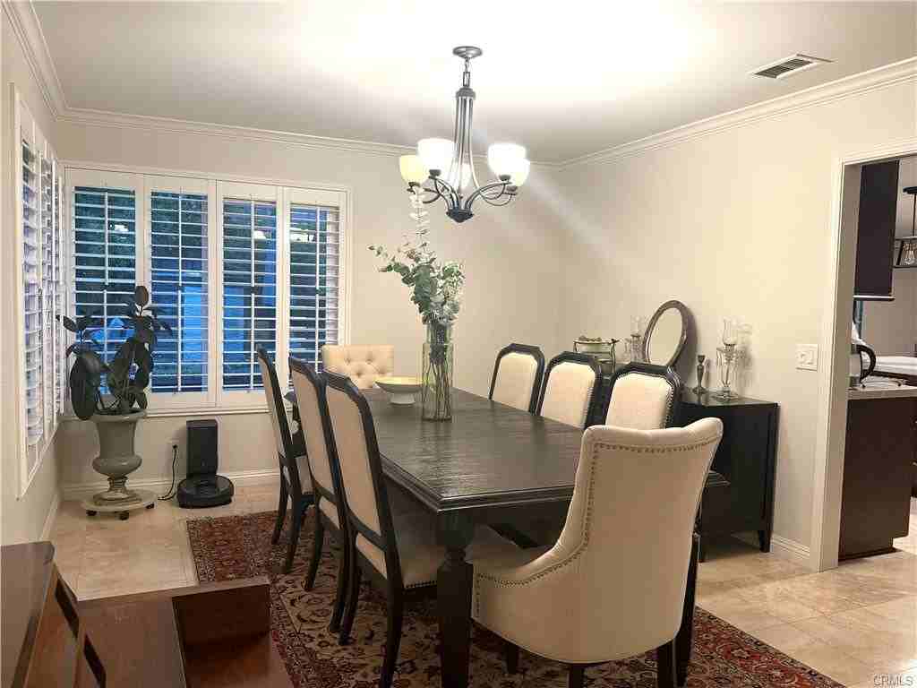 548 Sycamore Ave - Photo 3 of 22