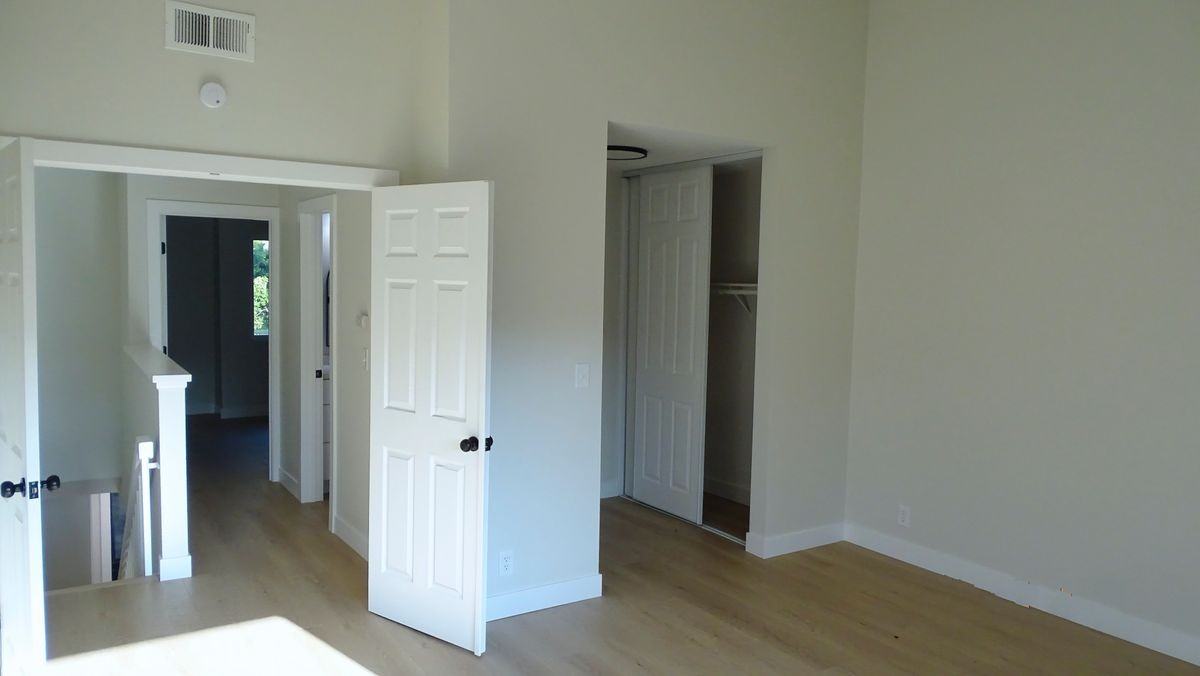 905 S Mountain Ave - Photo 6 of 6