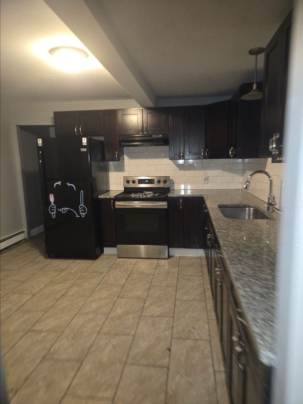 70 Hamilton Ave ##B - Photo 4 of 6