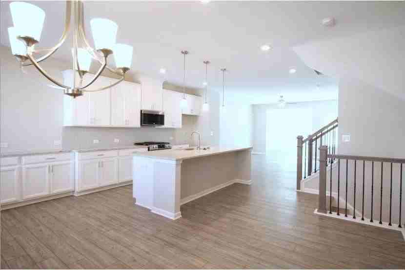 2237 Pink Hawthorn Dr - Photo 4 of 34