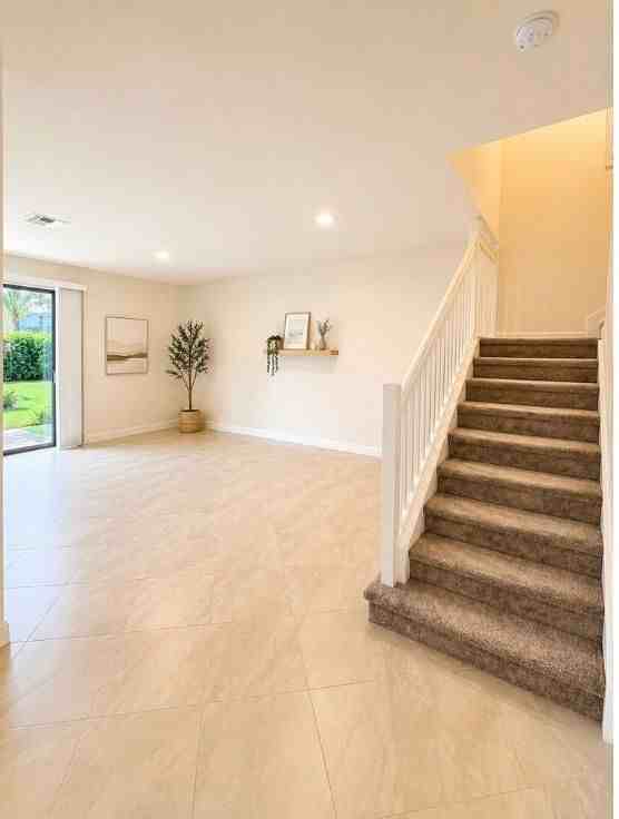 12932 Anthorne Ln - Photo 4 of 10