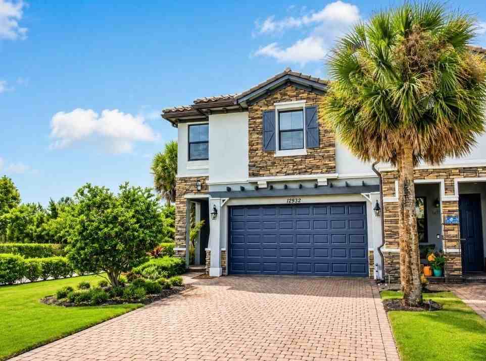 12932 Anthorne Ln - Photo 5 of 10