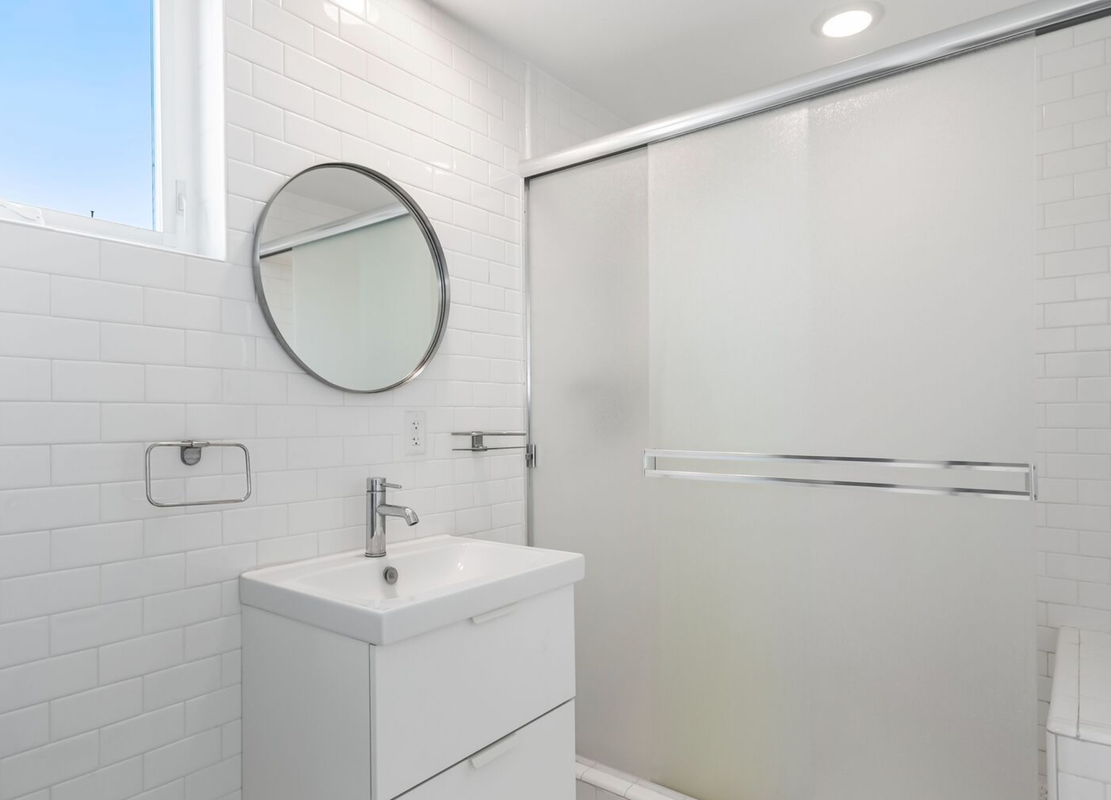 143 Catalpa Ave - Photo 5 of 8