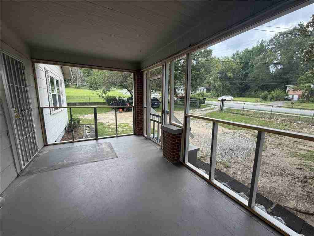 2353 Shelby St - Photo 4 of 16