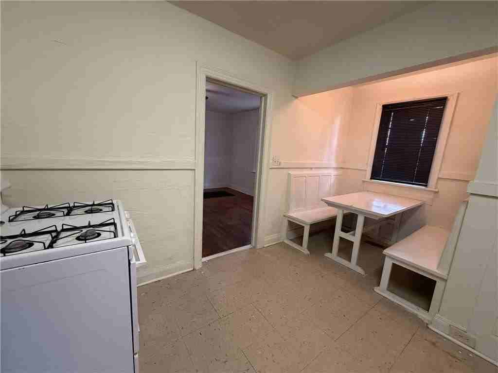2353 Shelby St - Photo 5 of 16