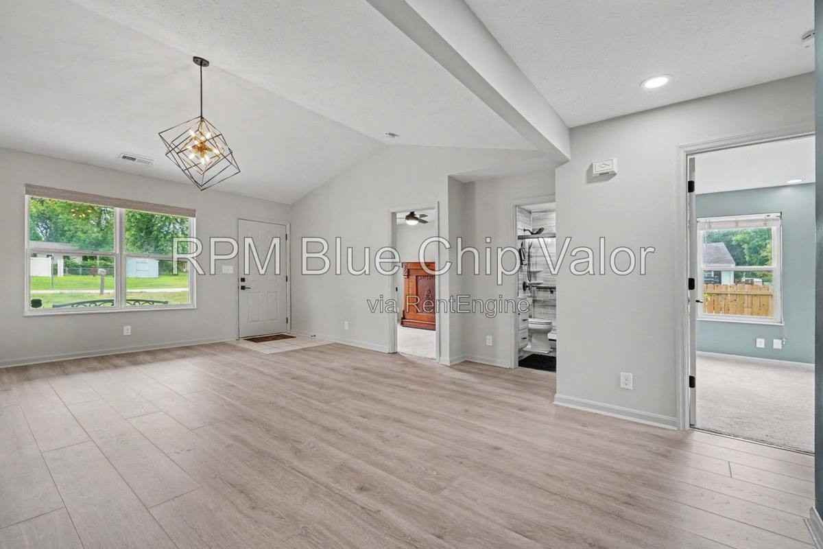 5133 Cook Ave - Photo 2 of 10