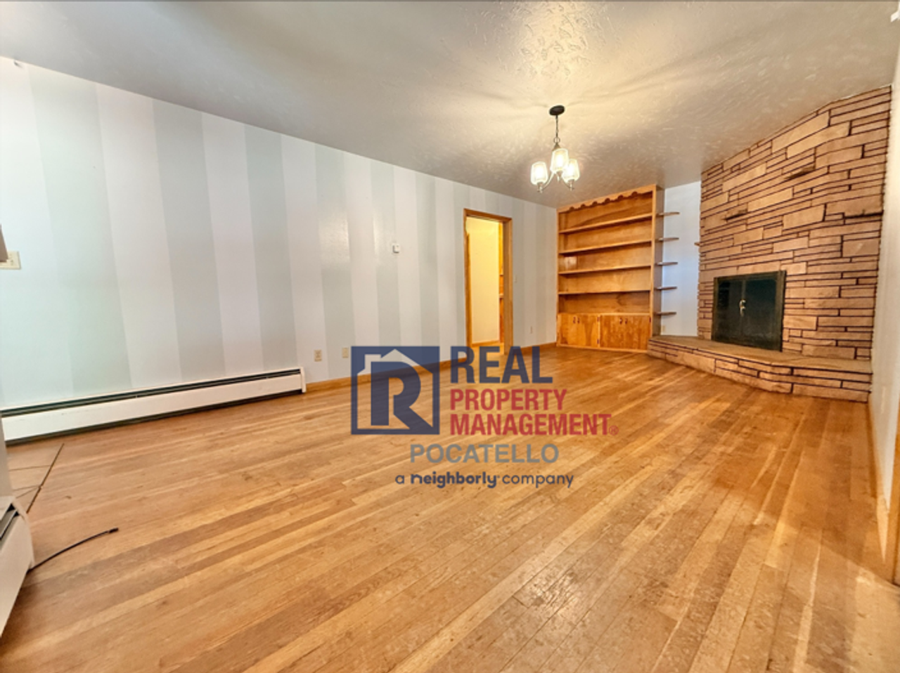 515 S Stout Ave - Photo 7 of 24