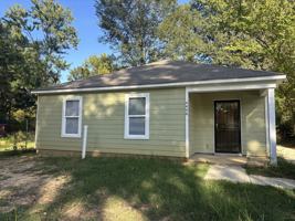 featured image of 4446 Beacon Hill Dr #1