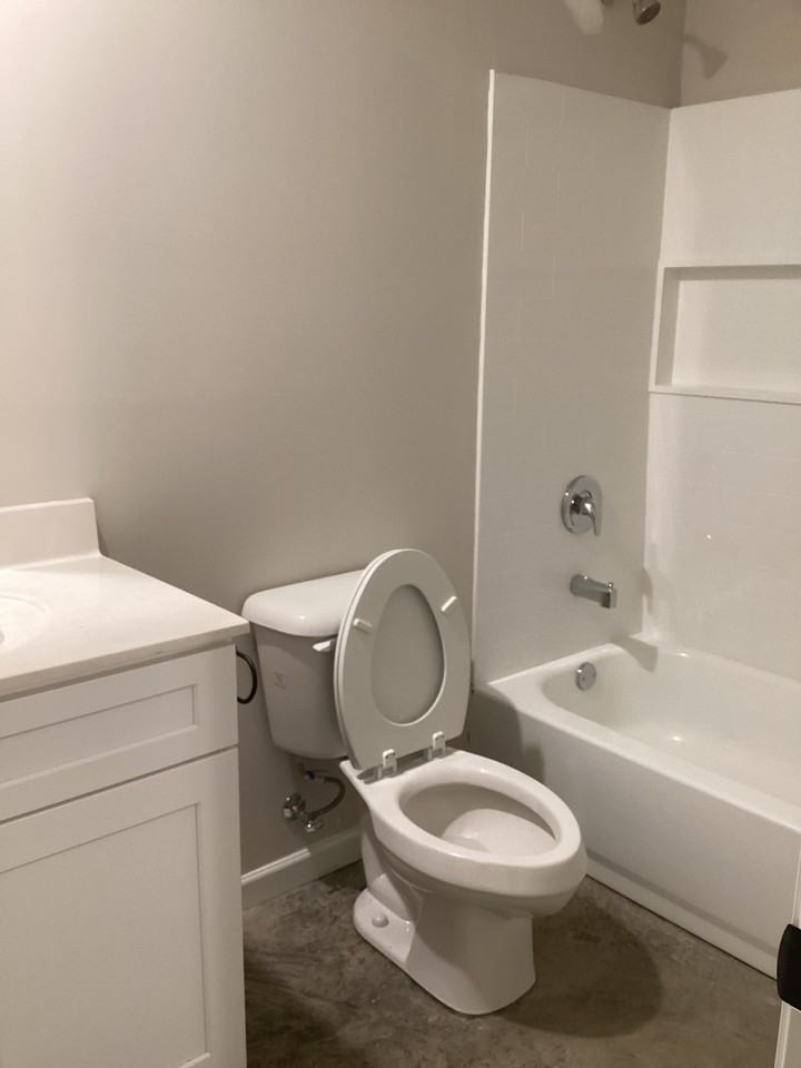 4446 Beacon Hill Dr #1 - Photo 4 of 14