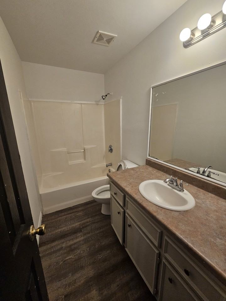 409 E Kerr Ave #1 - Photo 2 of 12
