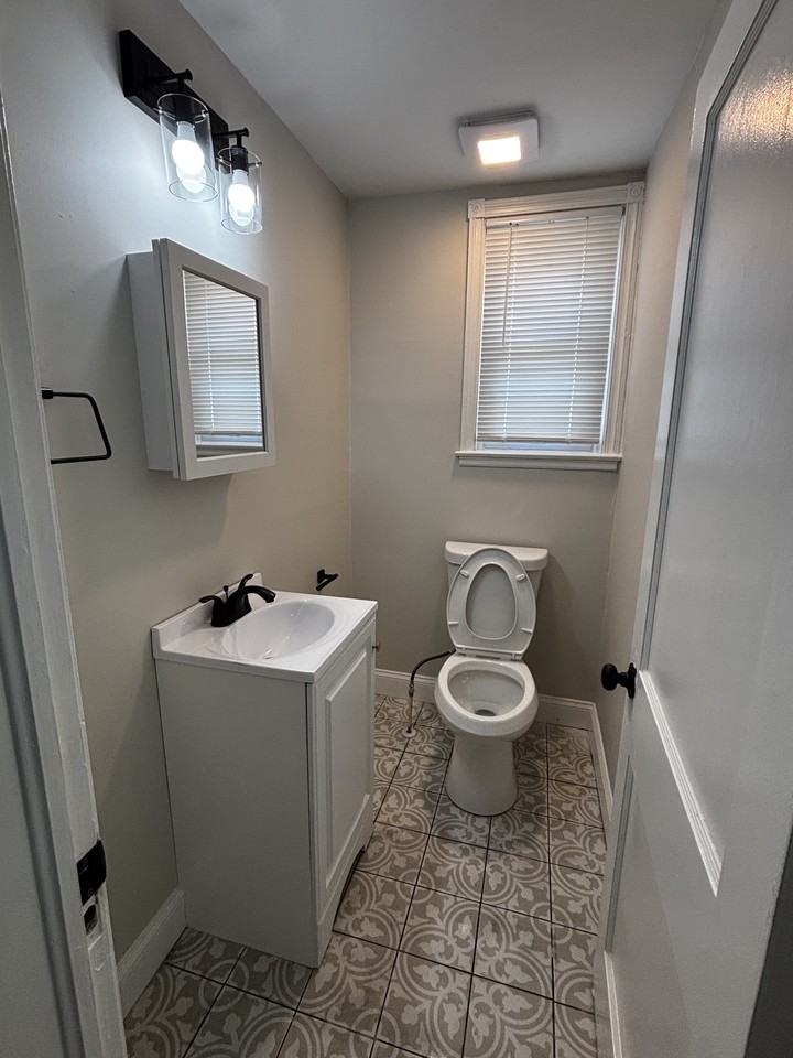 1555 Northwick Rd #1 - Photo 6 of 24