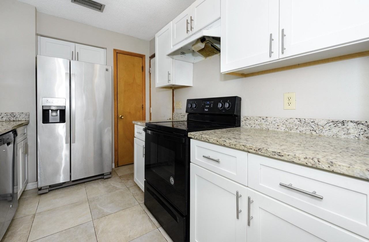 1023 Spring Meadow Dr #1 - Photo 5 of 10
