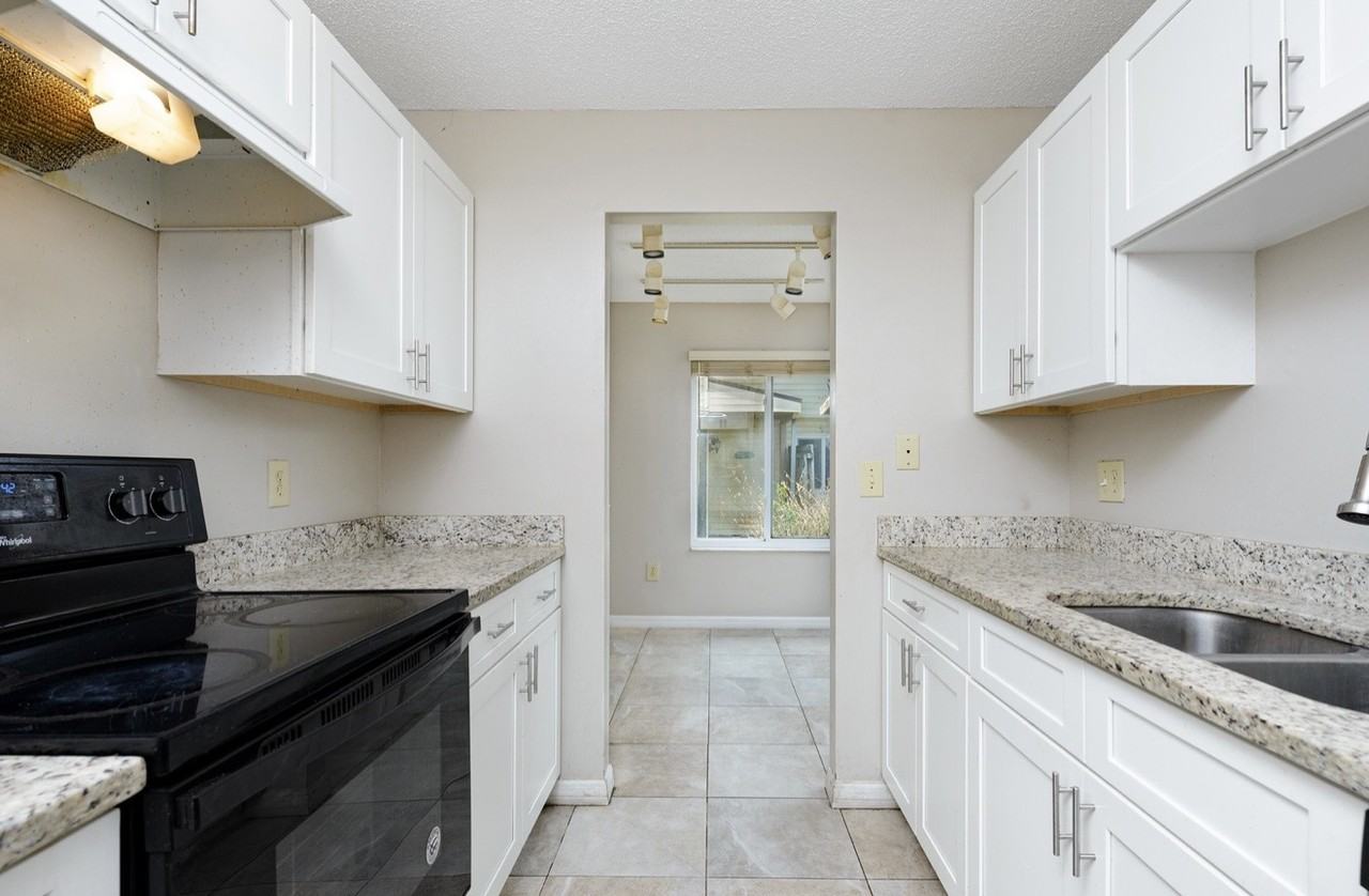1023 Spring Meadow Dr #1 - Photo 6 of 10