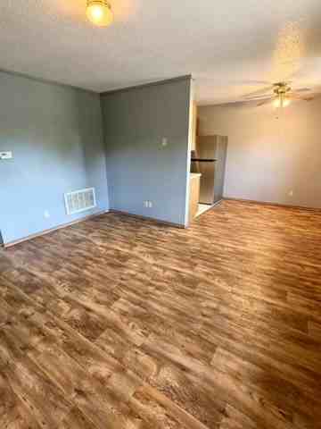 1828 W Jefferson St #4 - Photo 3 of 11