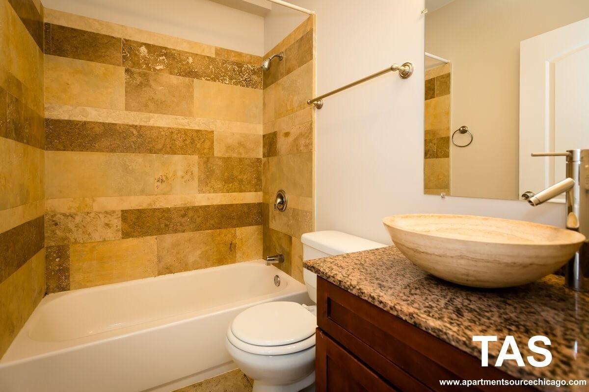 7225 N Rogers Ave #3 - Photo 4 of 6