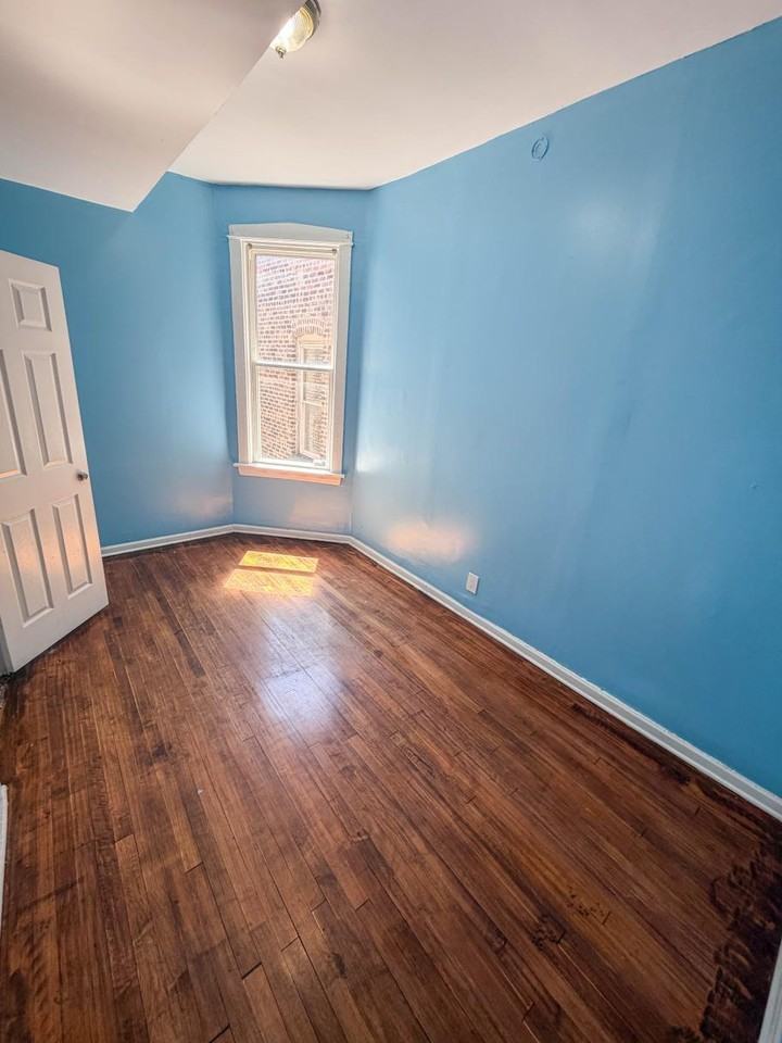1426 S Avers Ave #2 - Photo 2 of 22