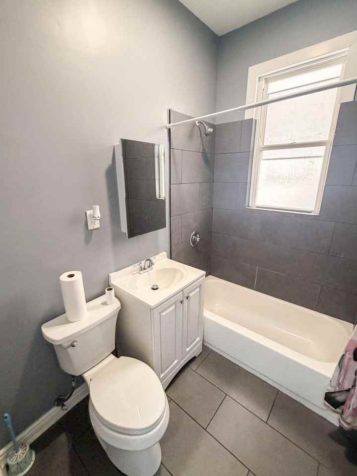 1426 S Avers Ave #2 - Photo 6 of 22