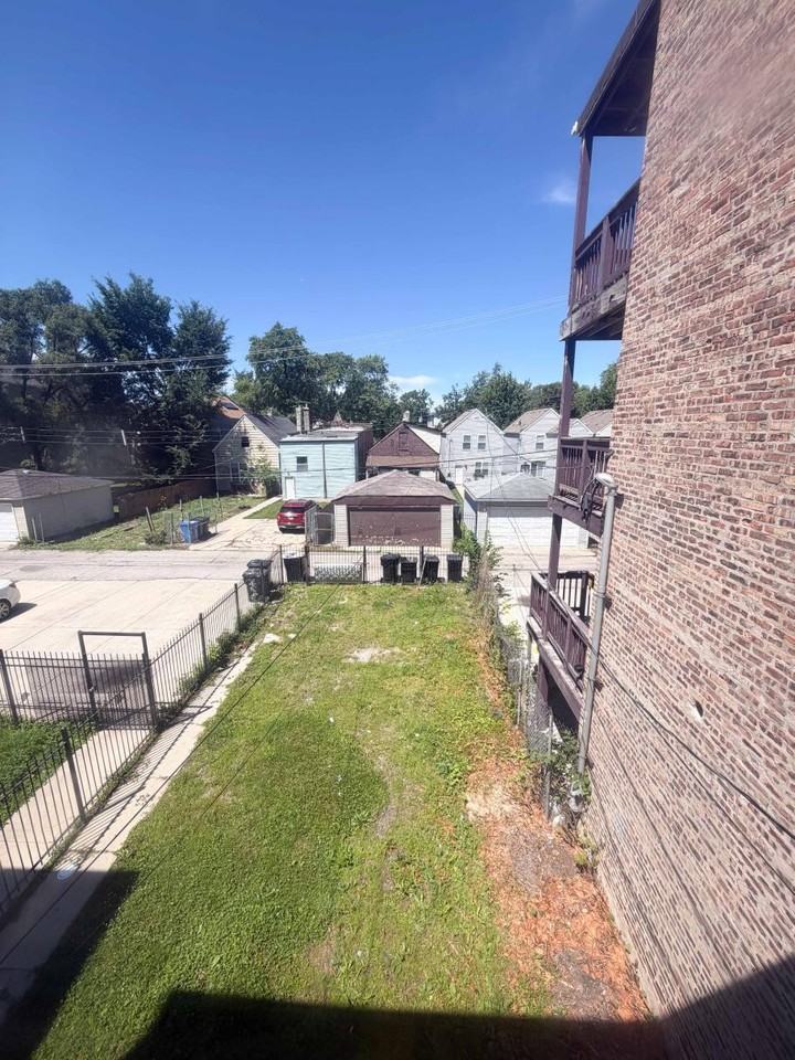 1426 S Avers Ave #2 - Photo 7 of 22
