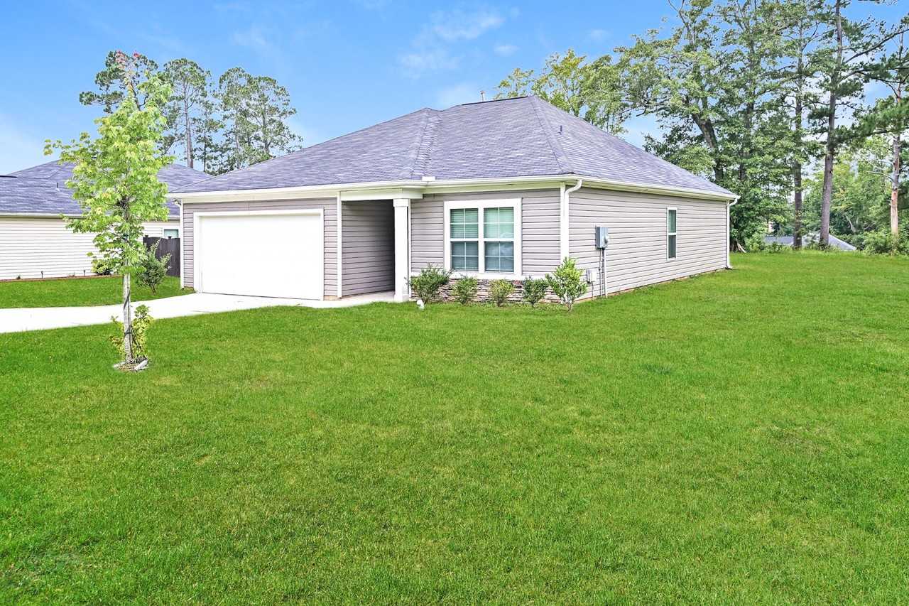 1307 Lakeshore Dr - Photo 5 of 19