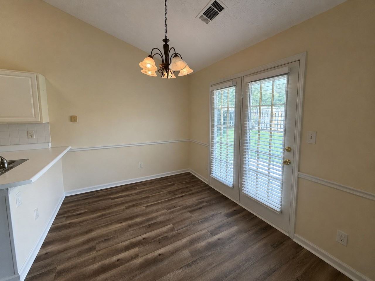 363 Brook Lea Cv - Photo 7 of 20