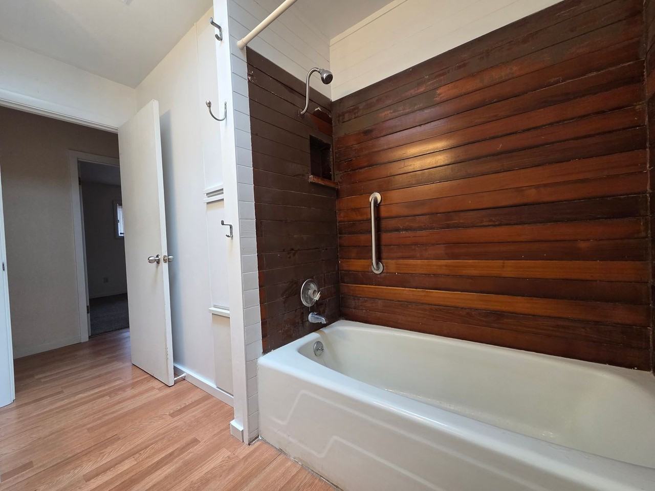 711 83rd Ave Sw - Photo 4 of 18