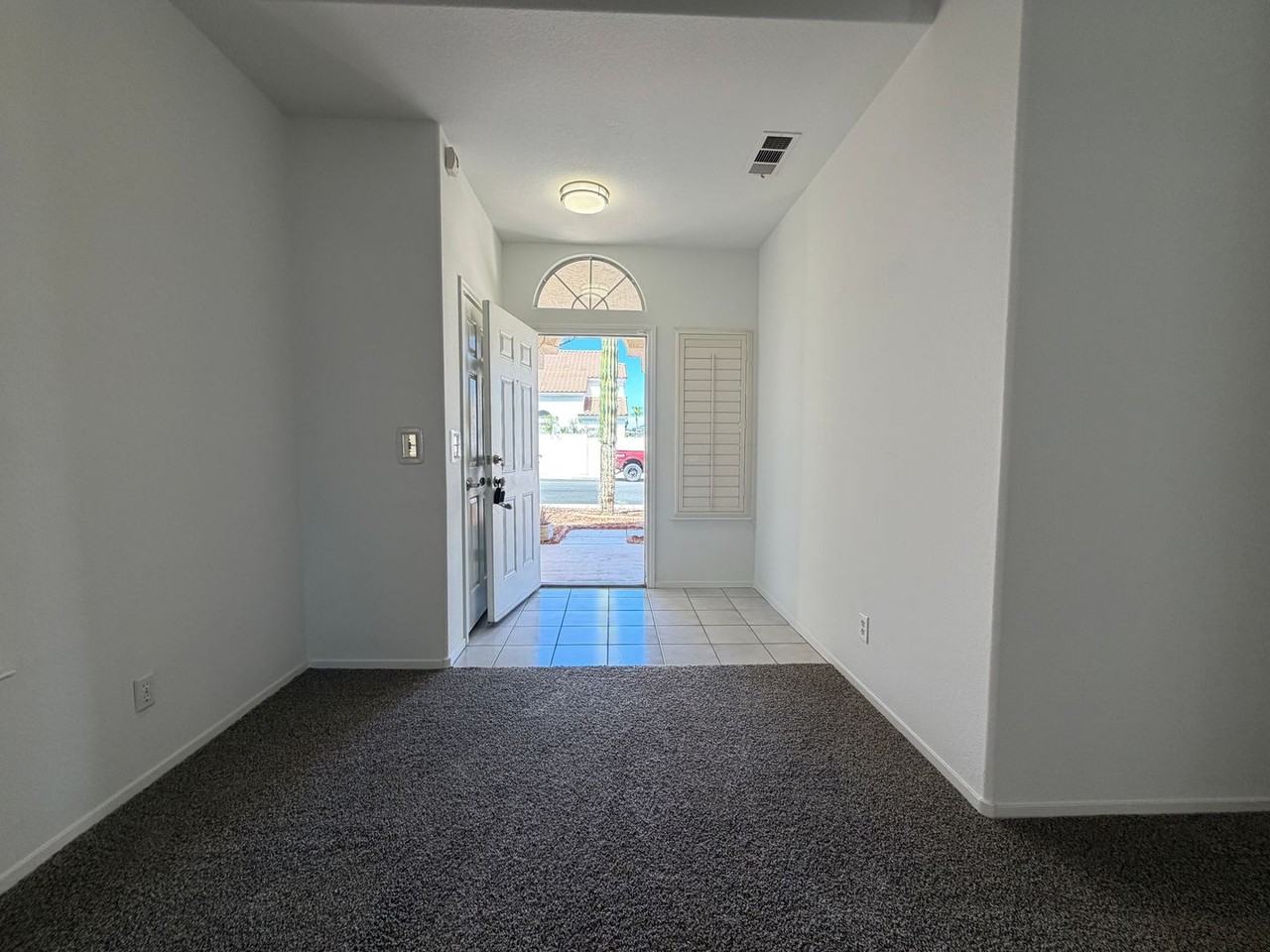 208 Highgate St - Photo 2 of 26