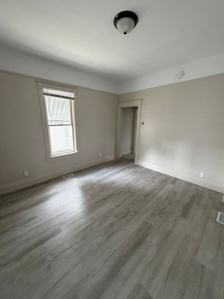 1628 E Converse Ave - Photo 2 of 7
