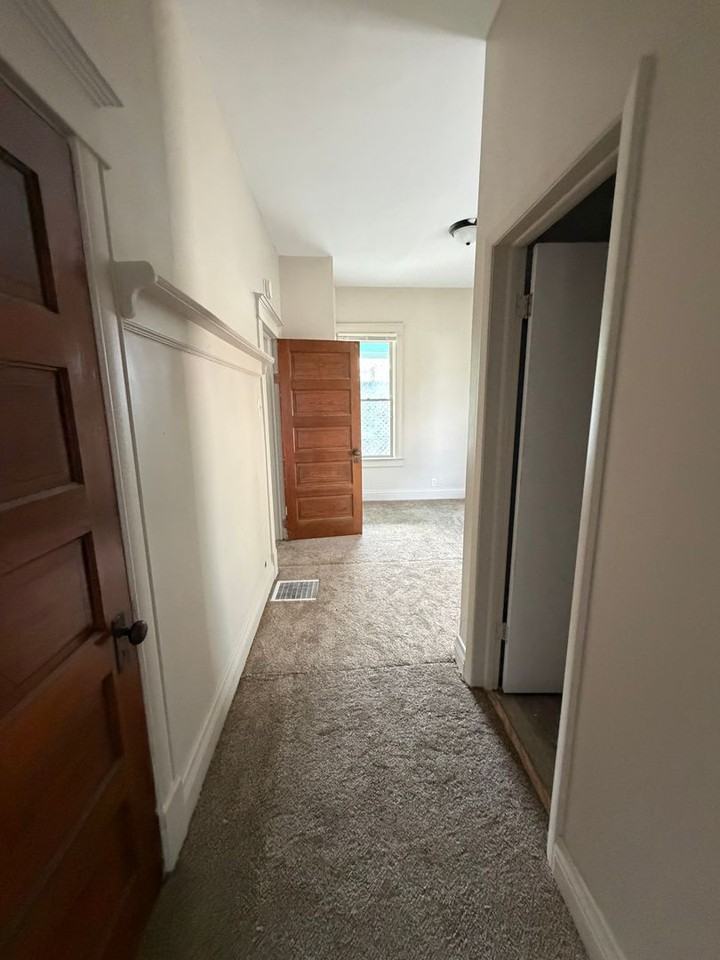 1628 E Converse Ave - Photo 4 of 7