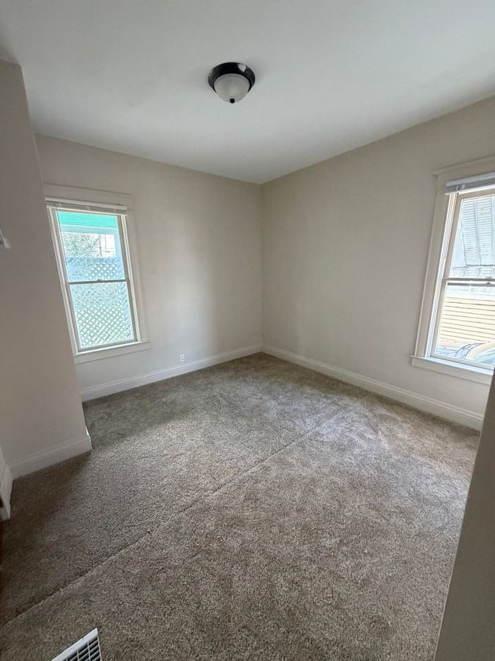 1628 E Converse Ave - Photo 5 of 7